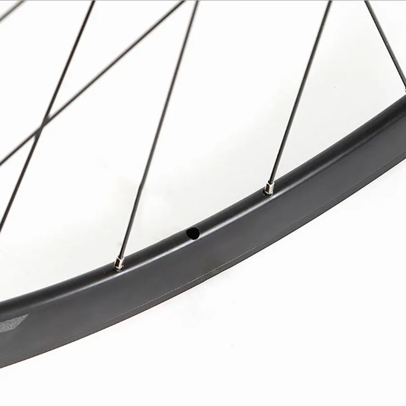 700C Road Bike Bicycle Ultra-light Aluminum Alloy Wheelset Sealed Bearing Carbon Fiber Hub Colorful Reflective Wheels 40mm Rim