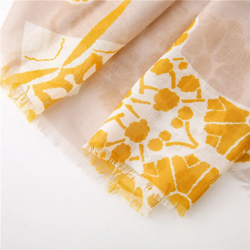 13460815448_906224695