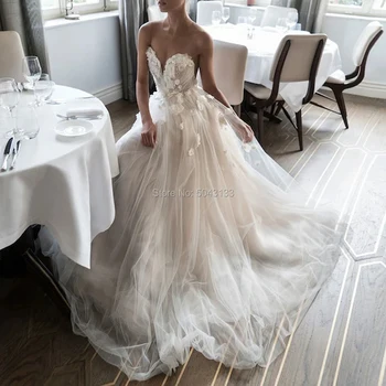 

Bohemian Wedding Dresses Romantic A-line Sheer Scoop Neckline Handmade Flowers Beading Bridal Gowns Long Pleated Bride Dress