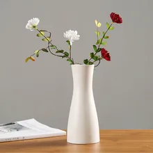 Modern White Ceramic Vases Chinese Style Simple Designed Pottery And Porcelain Vases For Artificial Flowers Decorative Figurines