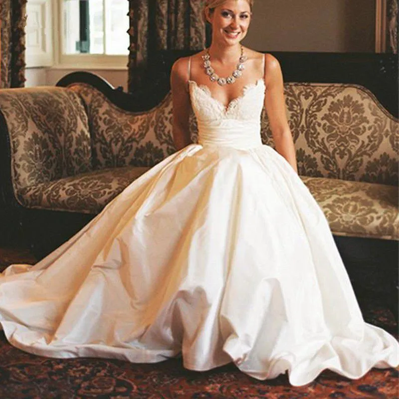 

Popular V Neck Wedding Dresses reflective dress Spaghetti Sexy Back Court Train robe femme Princesa Custom Made