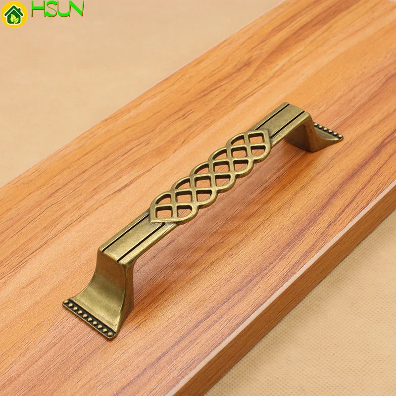 

2 pcs Hollowed out antique birdcage handle bronze zinc alloy Chinese classical European cabinet door handle 128 factory sales