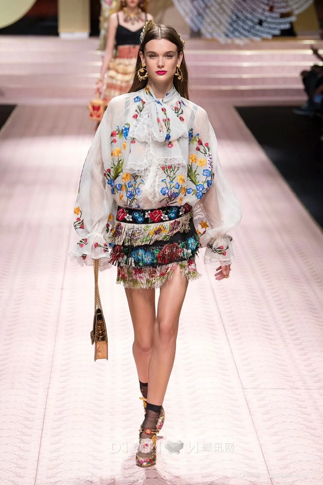 

2019 Chiffon Colored Embroidered Lace Lantern Sleeves Chiffon Womens Tops And Blouse Women 2019 Shirt Full Bohemian Floral