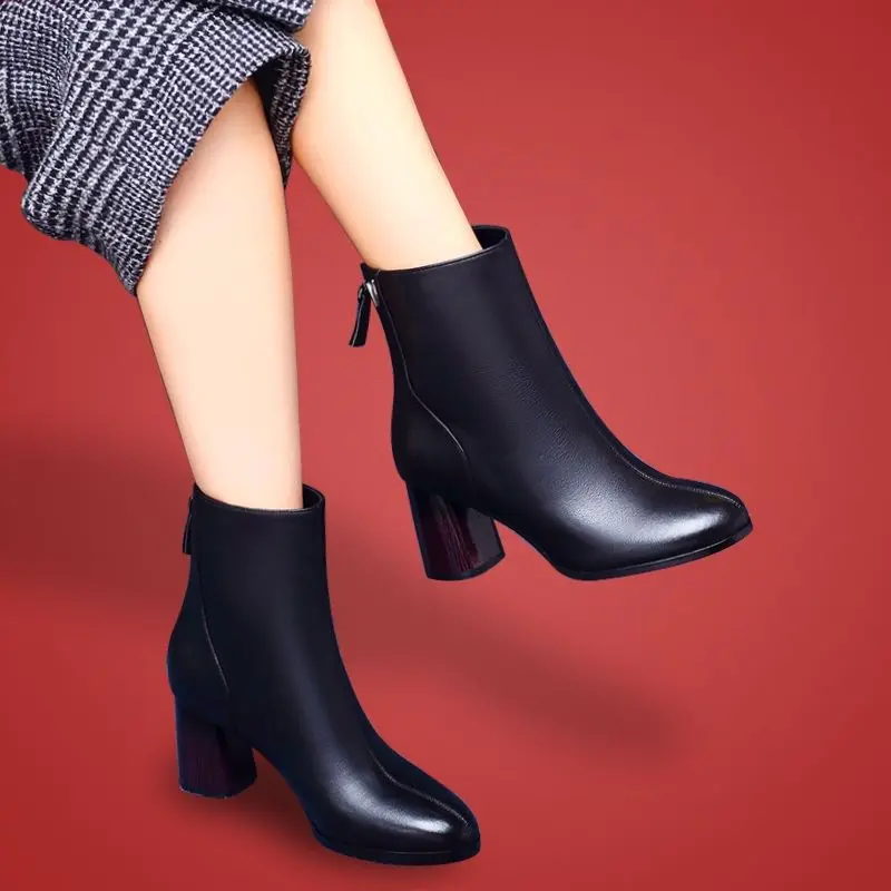 

2019 new autumn and winter wild Martin boots in the tube retro thick with short boots ladies fashion high heel plus velvet cotto