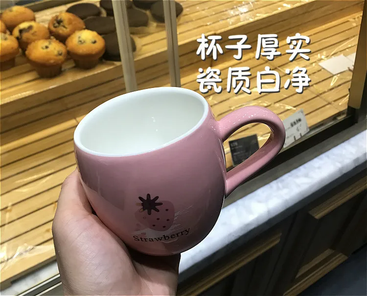 Мультяшная Милая Клубничная керамическая чашка с крышкой Ложка Корейская креативная девушка сердце Студенческая офисная чашка для завтрака молока кофейная чашка подарок