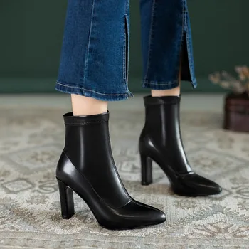 

Autumn winter 2020 new short boots women's fashion thick heel high-heeled fashion boots women's Korean version of pure
