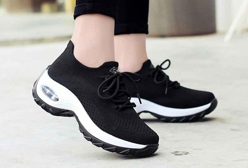 Женская теннисная обувь; Новинка 2019 года; tenis feminino; дышащая сетчатая спортивная обувь со шнуровкой; удобная спортивная обувь; кроссовки