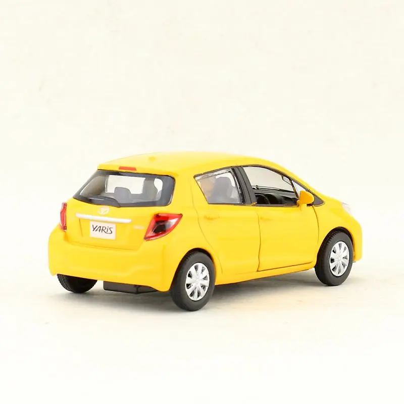 Точная имитация эксклюзивный Diecasts& Toy Vehicles: RMZ city автомобильный Стайлинг TOYOTA Yaris 1:36 литой под давлением автомобиль модель оттяните назад Автомобили