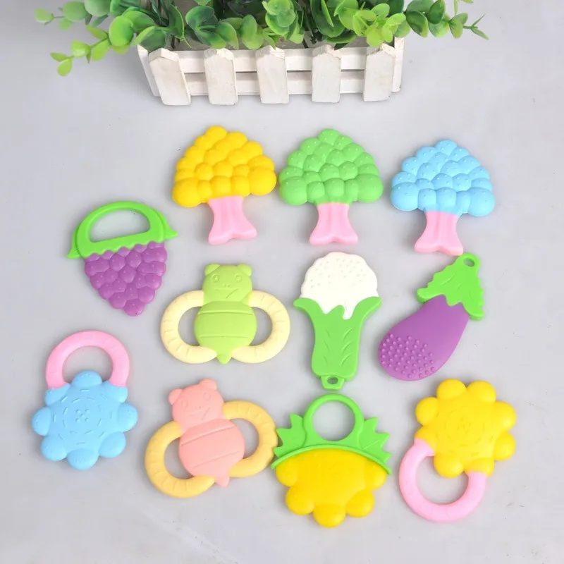 Красочные Силиконовые Прорезыватели фрукты овощи детское кольцо Прорезыватель силиконовые жевательные Подвески Детские Прорезыватели подарок игрушки для малышей - Цвет: 2pcs random