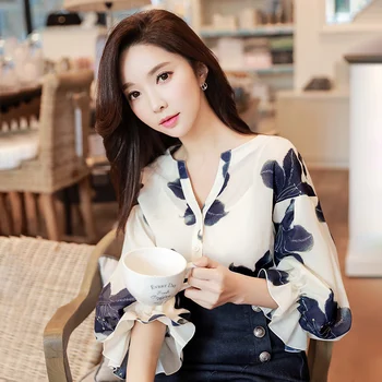 

Dabuwawa V-Neck Chiffon Blouse Shirt Women Elegant Autumn Print Blouse Casual Lantern Sleeve Vintage Blouses Female D18AST042