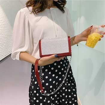

Fashion Silver Satin Women Shoulder Bags Designer Chain Shiny Diamonds Female Crossbody Bags Small Flap Lady Purses Lady Totes