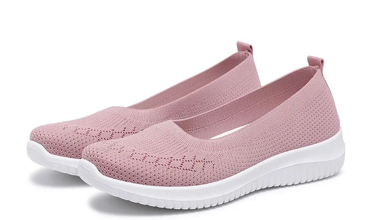 2021 new old Beijing cloth shoes women's foreign trade flat-bottomed flying shoes women and elderly mother shoes