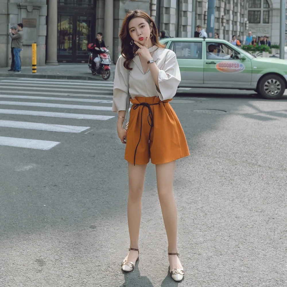 

Photo Shoot 2019 Spring And Summer New Style WOMEN'S Dress Retro CHIC-Style V-neck Shirt + High-waisted Wide-Leg Shorts Two-Piec