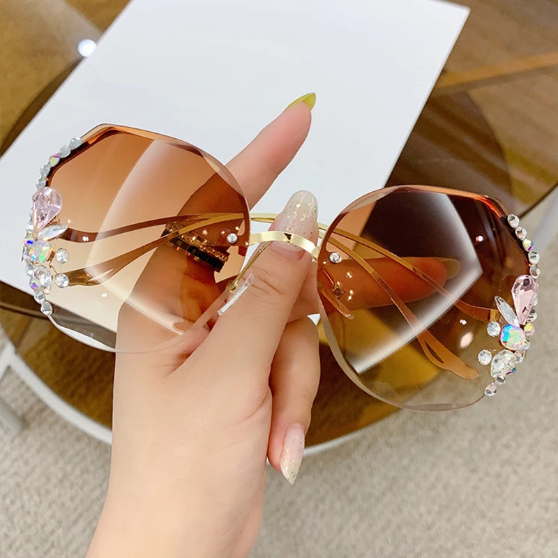 Fashion Anti-UV Diamond Sunglasses Women UV400 Rimless Vintage Sun Glasses Rhinestone Retro Sunglass Luxury Designer Oculos