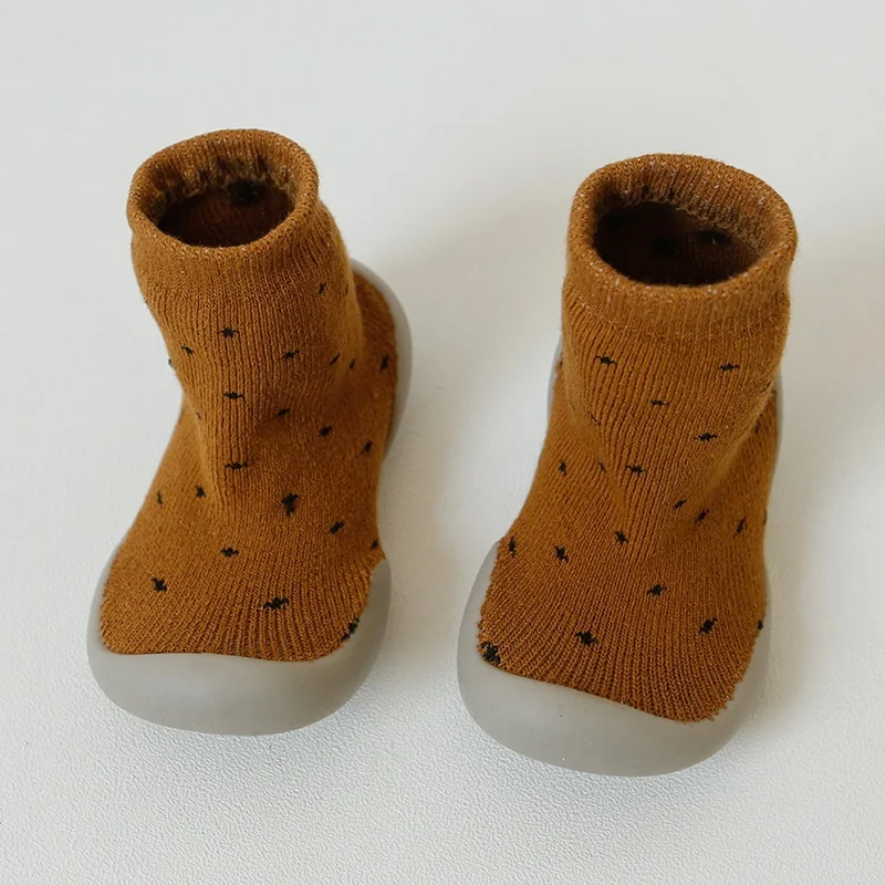Обувь для новорожденных детские Нескользящие носки для малышей Детские носки-тапочки с мягкой резиновой подошвой детские Нескользящие носки - Цвет: Brown