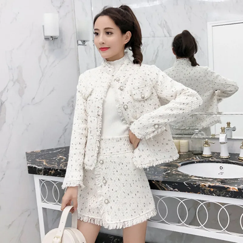 

Autumn Winter Women's White Pearl Single Breasted Tweed Wool Jacket Coat + Mini Tassel Short Skirt Women's Tweed Two-piece