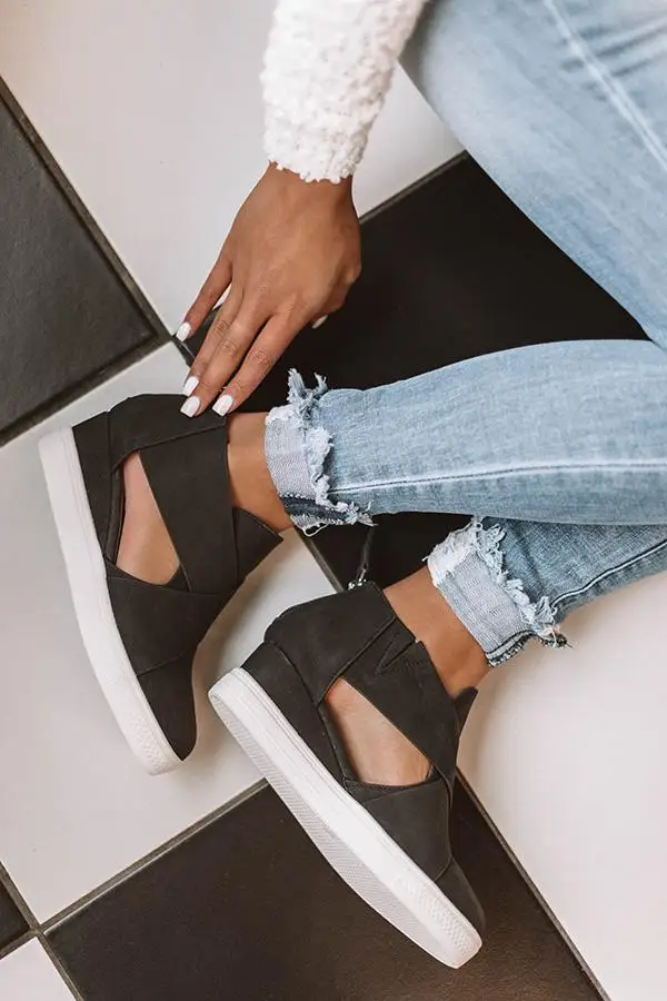 1903013068000-2019031315490500-df64ba40the-calum-bootie-in-black_1024x1024