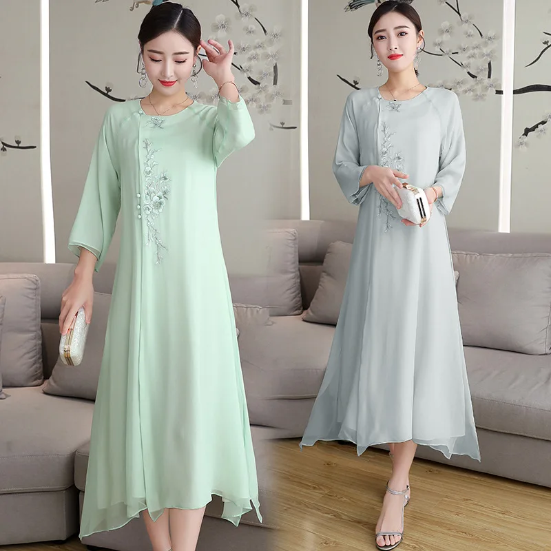 

2019 Spring New Style Fresh And Elegant Real Silk Embroidery Loose Tea Service Crew Neck Three-quarter-length Sleeve Mid-length