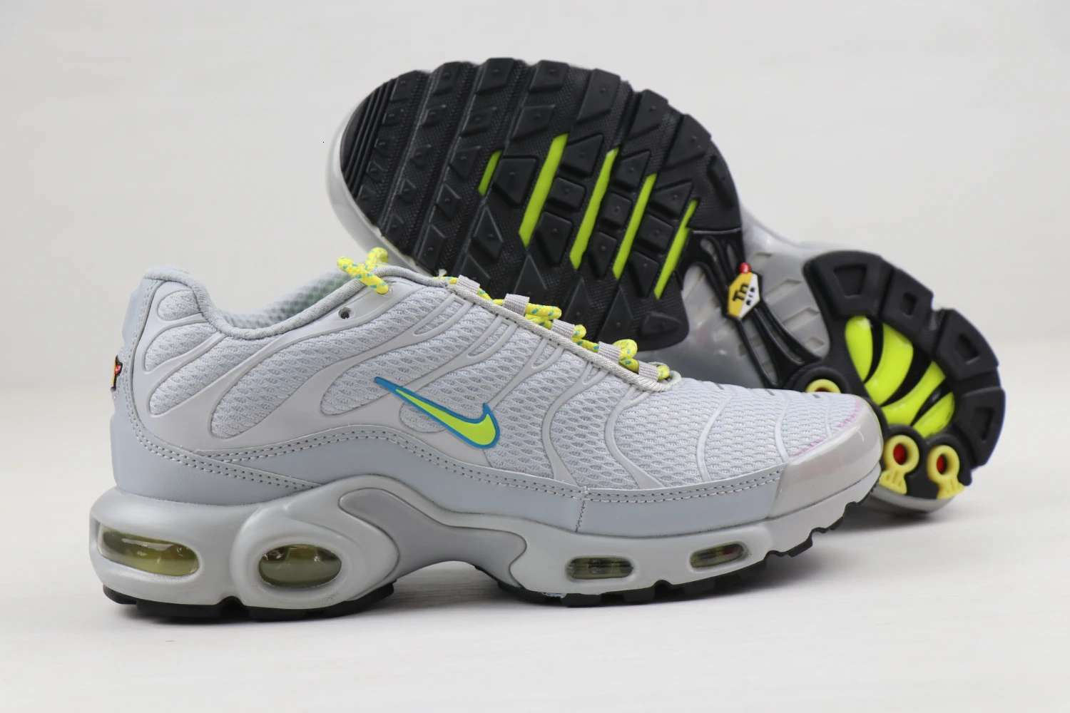 Nike Air Max Plus TN мужские кроссовки Новое поступление удобные амортизирующие спортивные кроссовки мужские# CQ6359