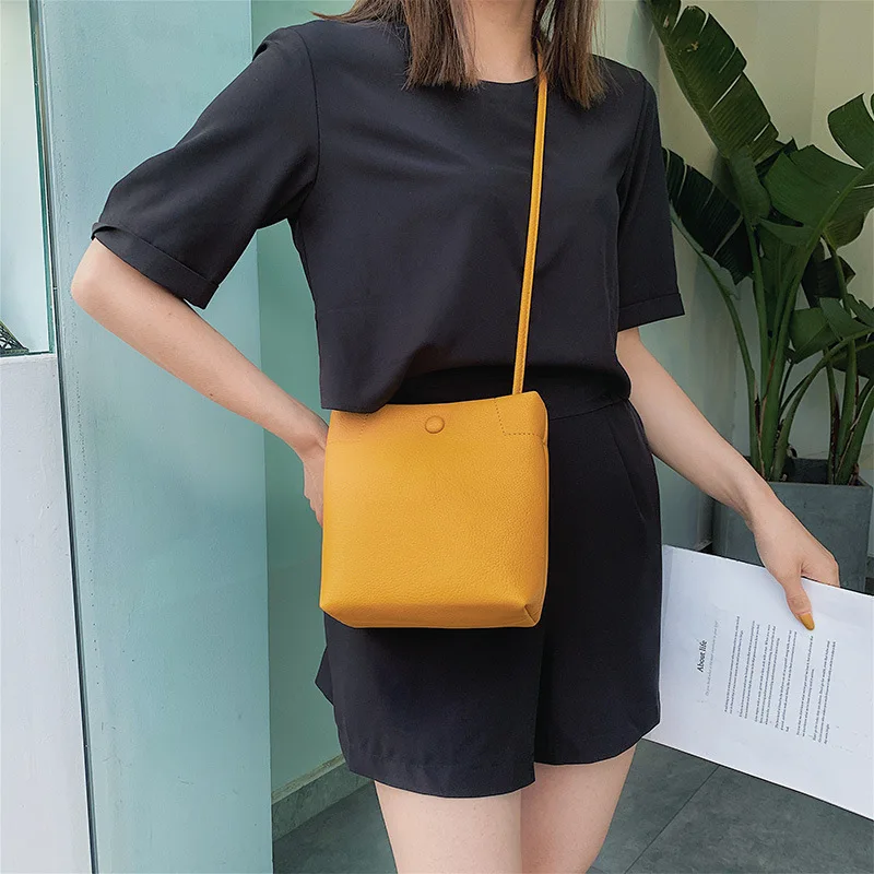 

2019 Korean bucket bag female summer Japanese Joker fashion small fresh and simple trend diagonal shoulder bag