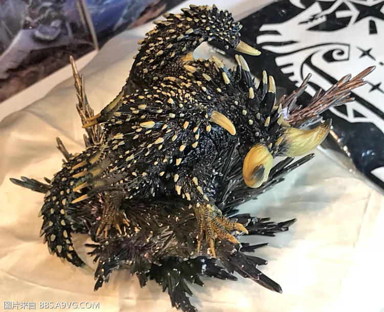 15cm-Game-Art-Monster-Hunter-Figure-Japan-Anime-Monster-Hunter-World-F(1)