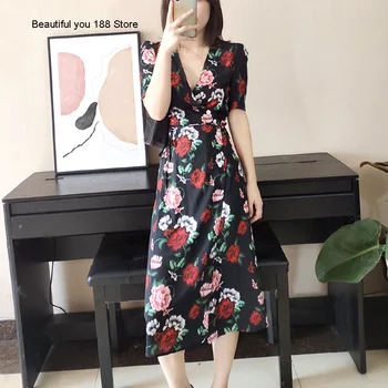 

Noble socialite retro printed dress 2020 new French V-neck waist slimming elegant wrap dress Black