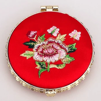 

1PC Chinese Style Compact Pocket Handbag Embroidery Mirror Small Handheld Cosmetic Makeup Travel Gift Beauty Tool