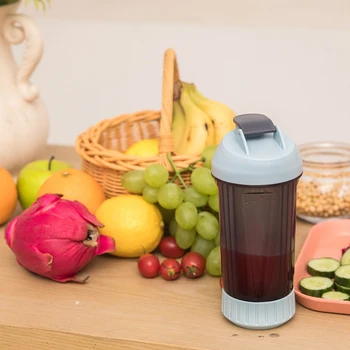 

Hand Shake Juicer Portable Fruit Vegetable Juice Maker Blender Scroll Mini Juice Making Cup Kitchen Gadgets Accessories