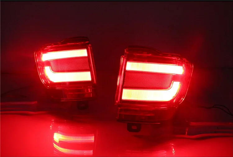 2PCS For Toyota Land Cruiser FJ200 LC200 SNCN Car LED Rear Fog Lamp Bumper Light Auto Warning Light Reflector