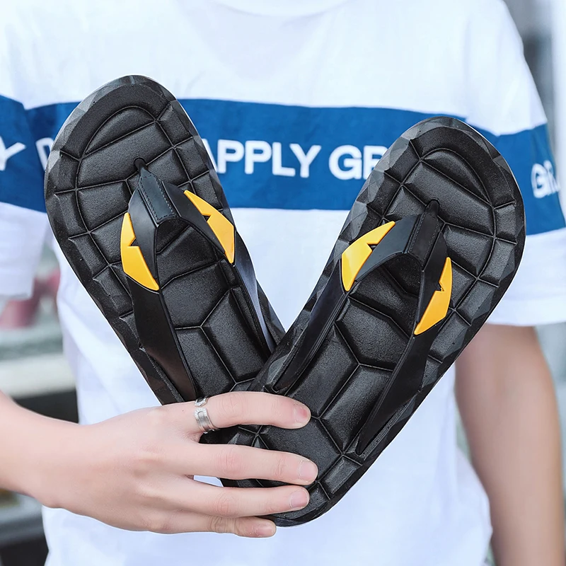 

New youth men's slippers flip flops outdoor beach bathroom sandals soft breathable non-slip wear-resistant monster eye shoes