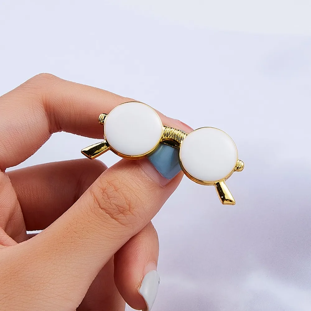 Fashion Glasses Sunglasses Frame Openwork Scissor Badge Small Brooch Pin Suit Dress Shirt Collar Women Men Clothing Accessories
