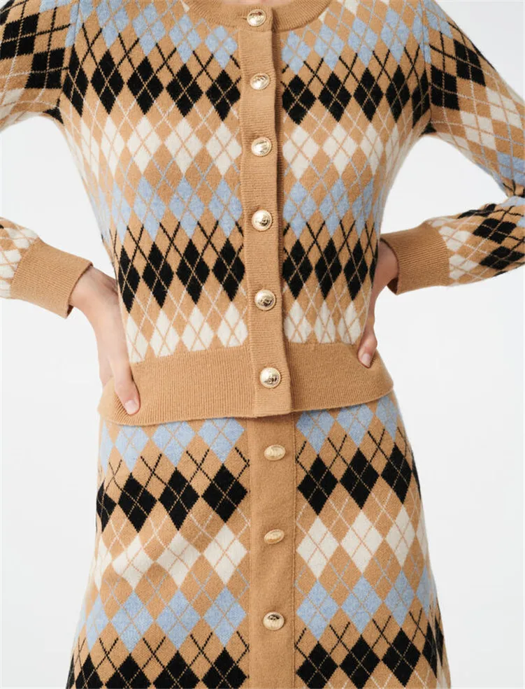 2020 Apricot Rhombus Loose Loose Lazy Cardigan Sweater Age Reduction Sweet Sweater Women