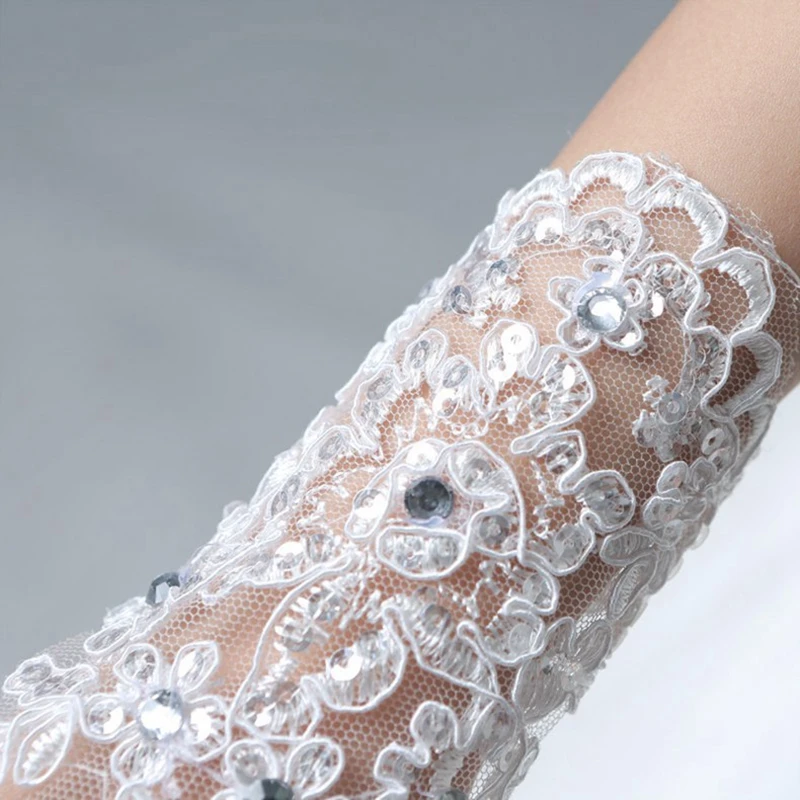 Красивые свадебные перчатки без пальцев, красные, белые, кружевные, украшенные бисером, для невесты, свадебные аксессуары, для сцены