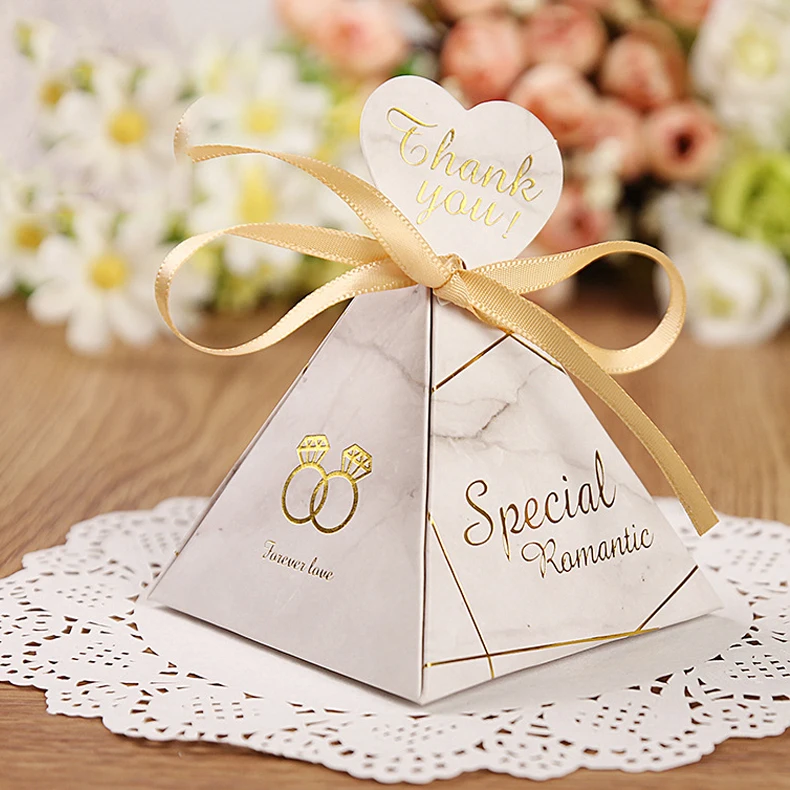 thumbnail image 1 of Caja de caramelos de mármol con forma de pirámide triangular Cajas de obsequios y regalos de boda Caja de chocolate para invitados Cajas de obsequios Suministros para fiestas, 1 of 5