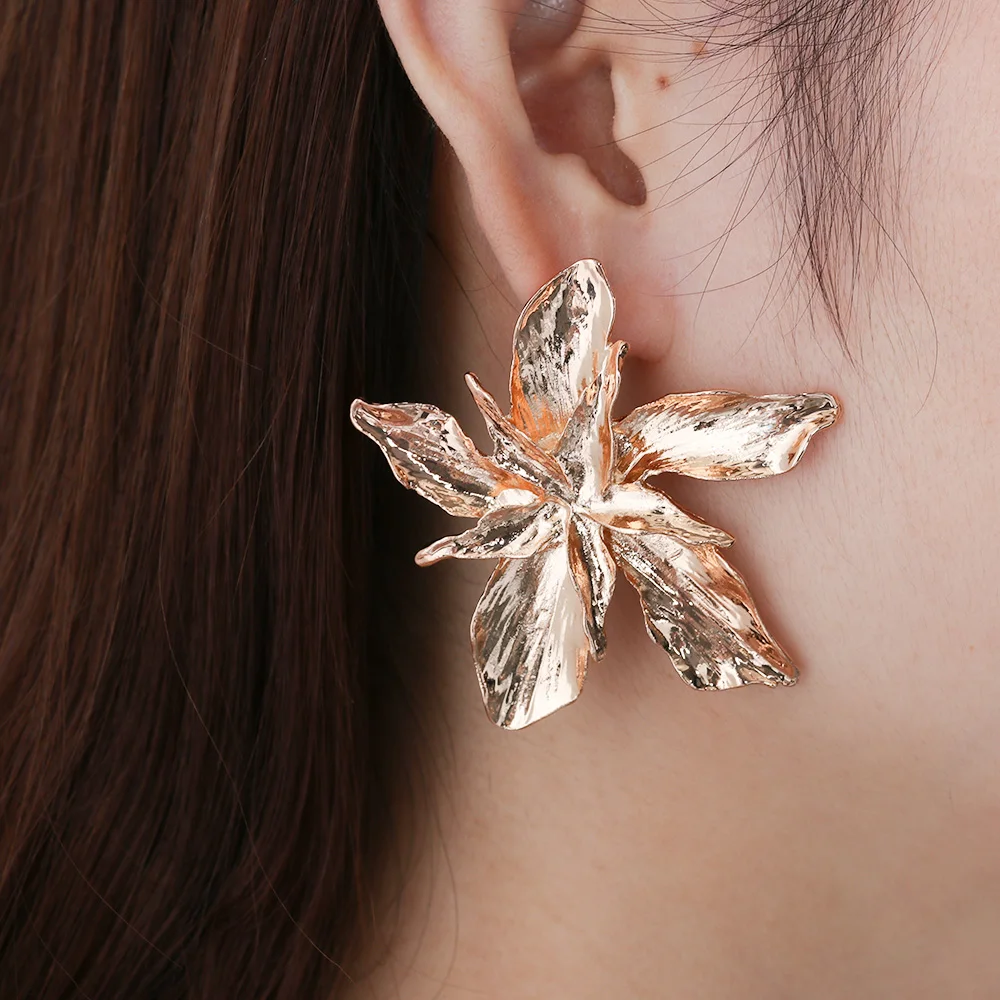 1 пара элегантных серебряных золотых больших цветов серьги-гвоздики с подвесками для женщин модный металлический Цветочный вечерние ювелирные изделия подарочные серьги