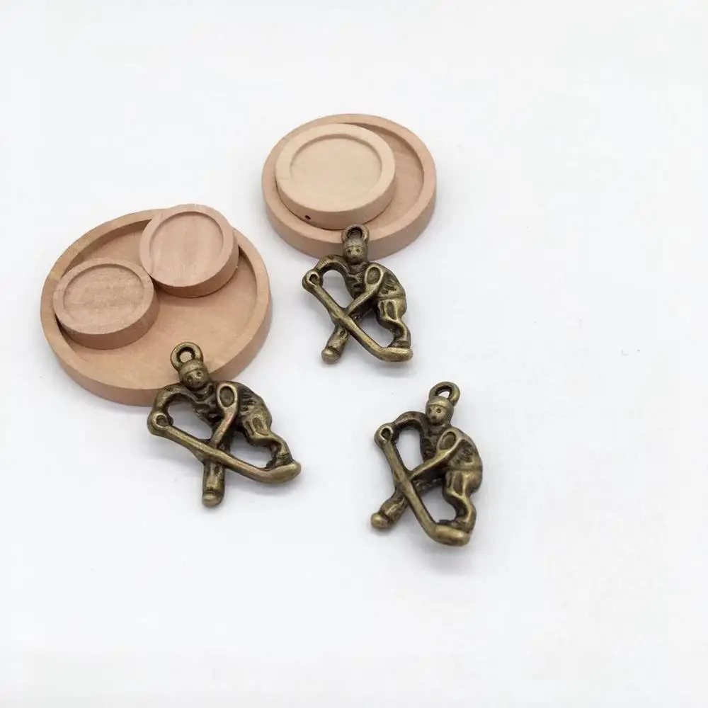 

Fashion 10 PCS 24*15mm Metal Zinc Alloy people golf Charms Fit sports Pendant Charms Jewelry Making
