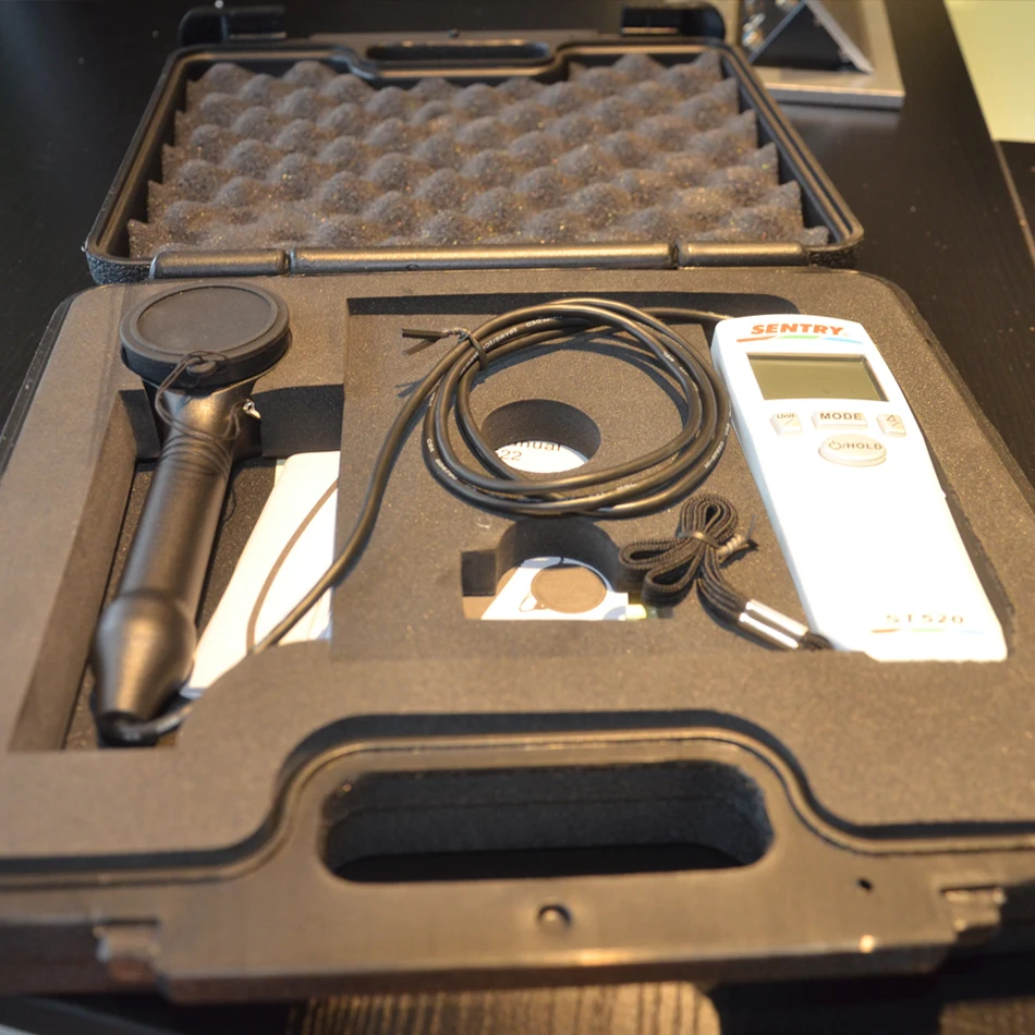 

ST-520 Temperature Brightness LED Lamps Color Tester Chroma Light Meter ST520