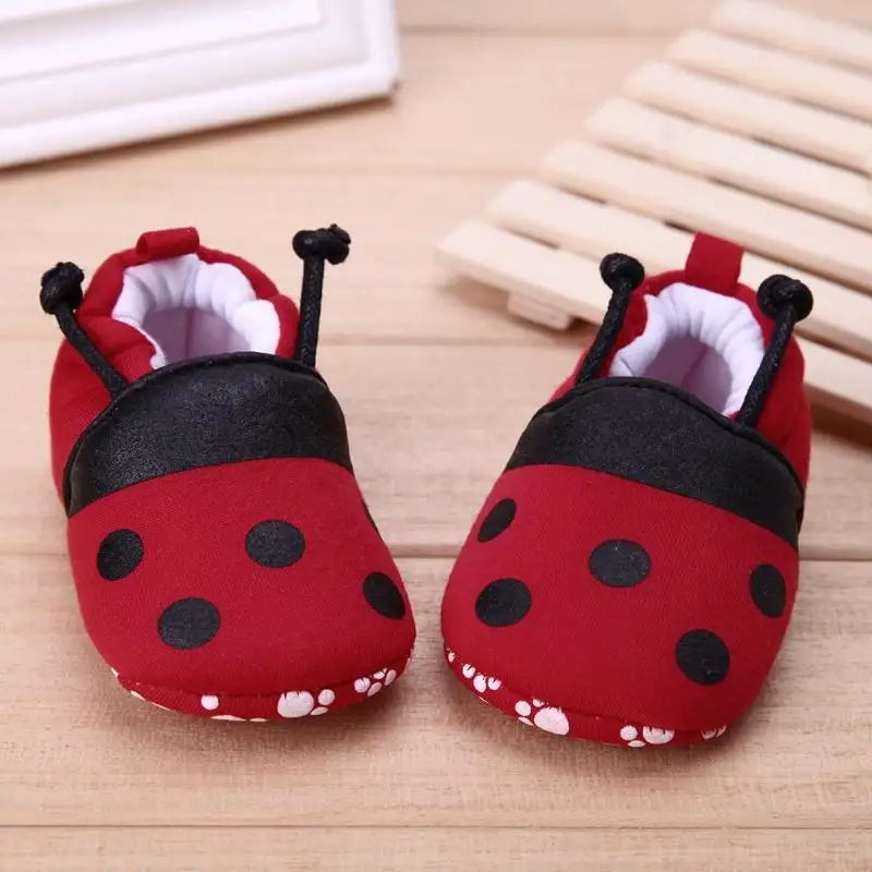 Zapatos de bebé de abeja amarilla mariquita roja banda elástica de algodón mezclado suave infantil antideslizante primeros zapatos de andar Otoño Invierno