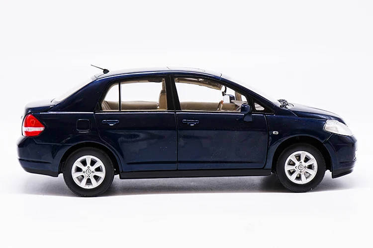 1:18 Высокая тщательная NISSAN TIIDA Седан сплав модель автомобиля статические металлические модельные автомобили с оригинальной коробкой