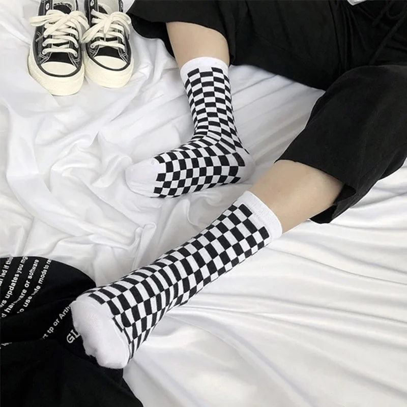 Korea Funky Checkerboard Harajuku Trend Spring Socks Unisex Geometric Checkered Socks Men Hip Hop Cotton Streetwear Novelty Sock - Цвет: 1