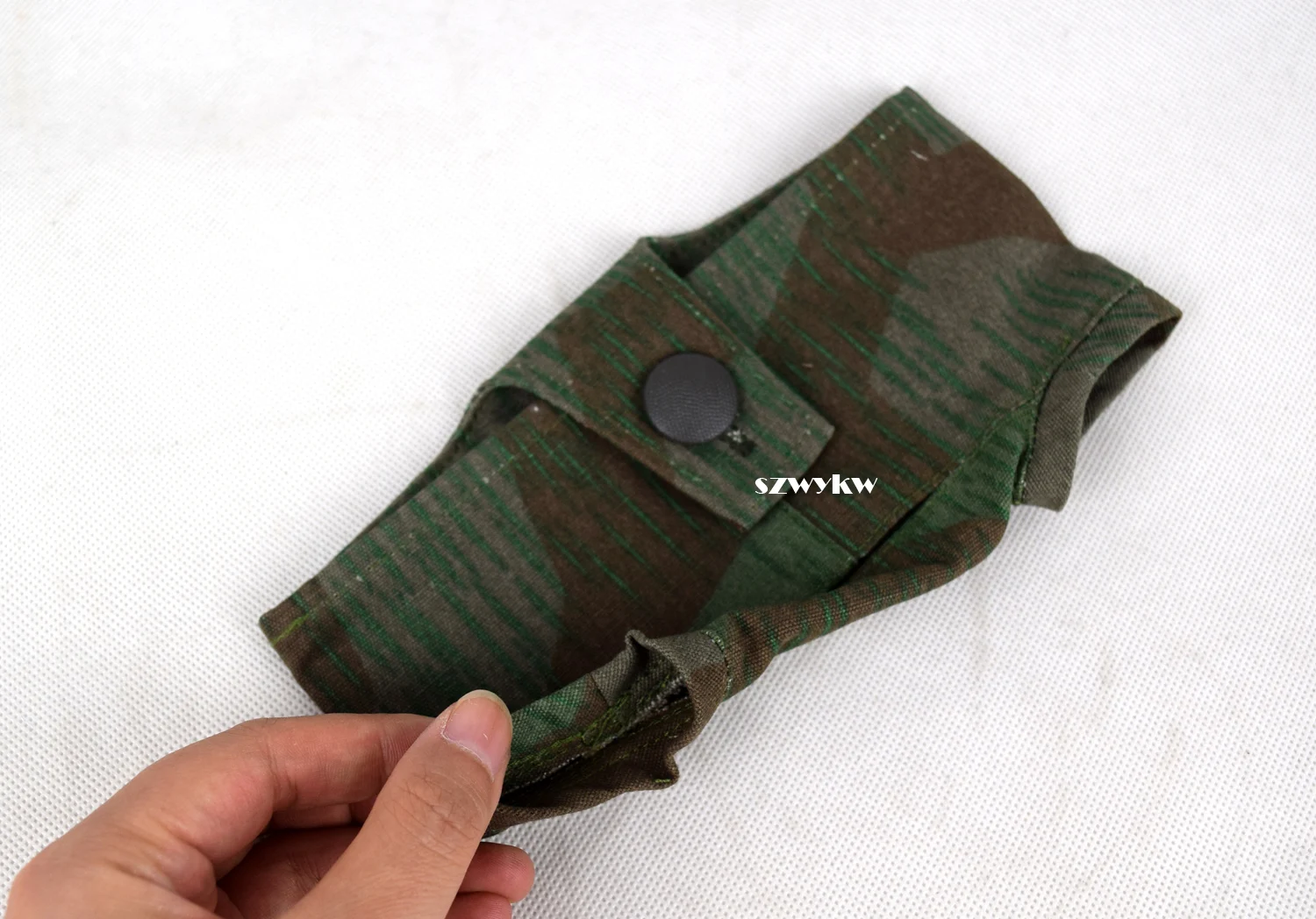 Repro WWII German WH Elite Binocular Cover Splinter Camo For 6/8x30