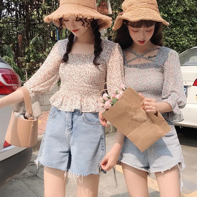 

Sweet Pleated Chiffon Blouse Women Casual Square Collar Half Sleeve Short Shirt New Small Floral Print Tops Z