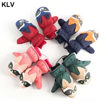 Детские зимние теплые лыжные перчатки для мальчиков и девочек спортивные водонепроницаемые ветрозащитные зимняя рукавица Мультяшные перчатки для детей от 2 до 5 лет