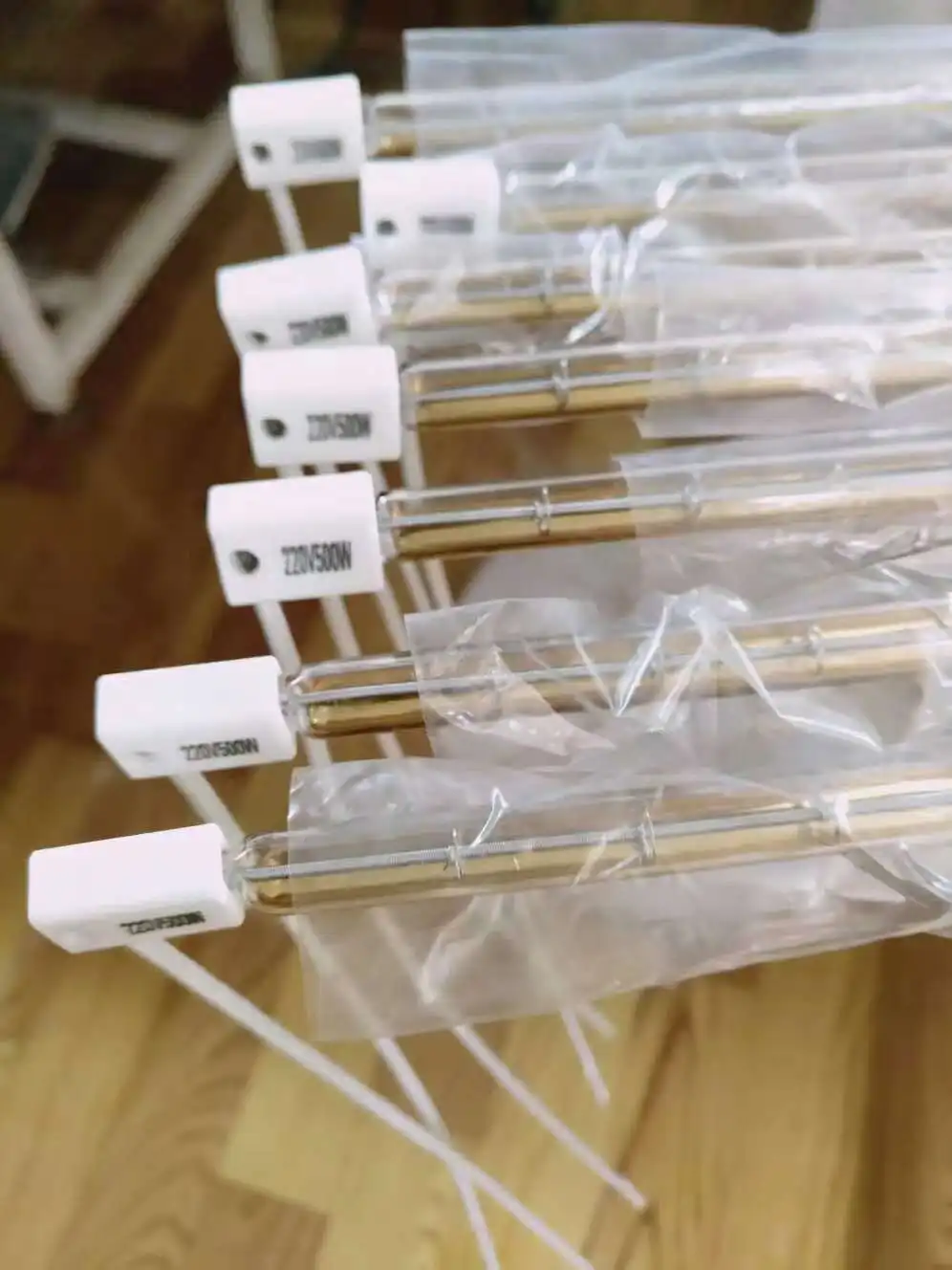 

White halogen heating lamps for screen printing heat lamp