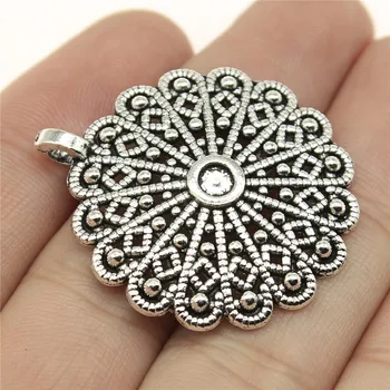 

WYSIWYG 2pcs 36x31mm Round Flower Charm Pendants Antique Silver Color Round Flowers Pendants Carved Flowers Pendants