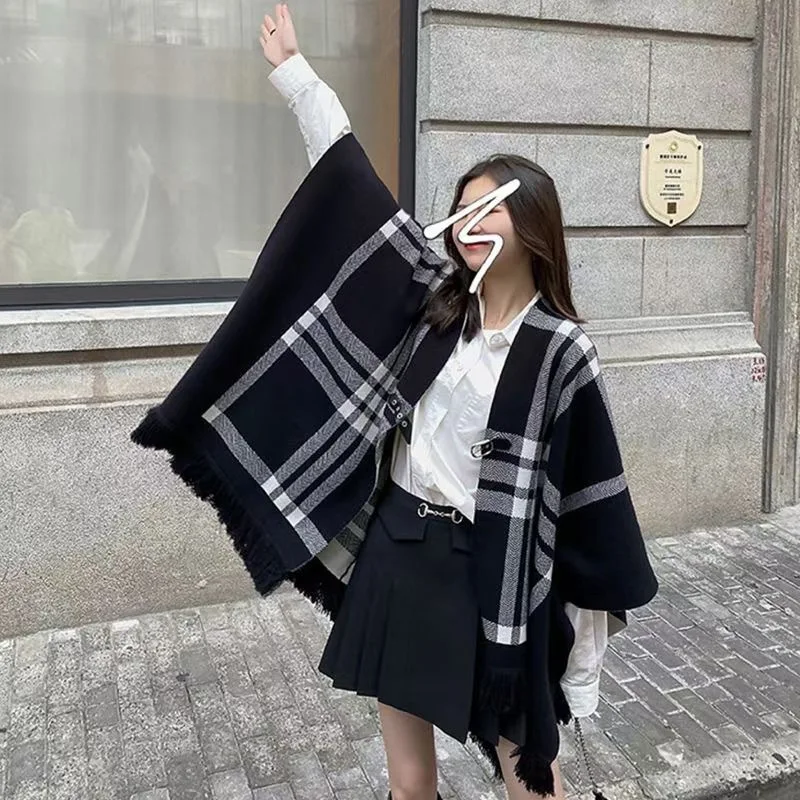 Autumn New Fashion Plus Size Warm Cardigans Plaid Capes  & Ponchos Women Christmas Gift Female Knitted Clothes knitted cloaks fashion winter warm plaid capes