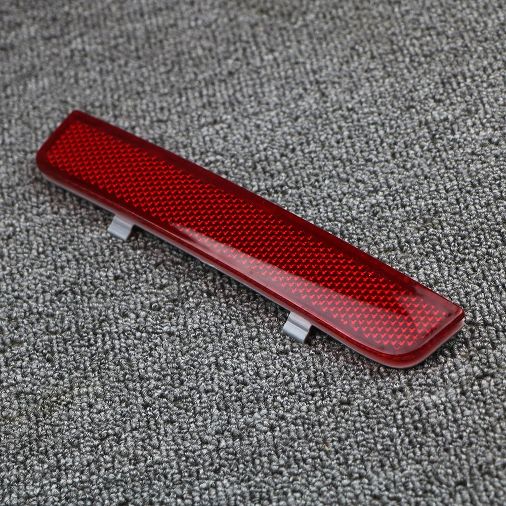 

LR006348 Rear Right Bumper Red Reflector For Land Rover LR2 2008- Range Rover 2003 2004 2005 2006 2007 2008 2009 2010 2011 2012