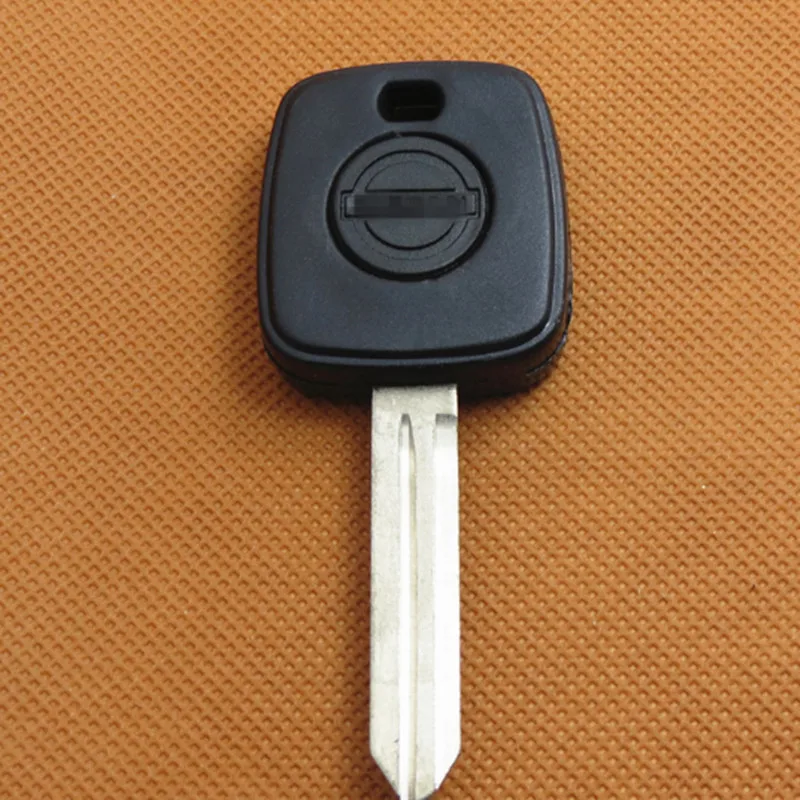 

DAKATU Ignition Key Case Transponder Key Shell For Nissan A33 A32 Replacement Car Key Shell case cover with LOGO