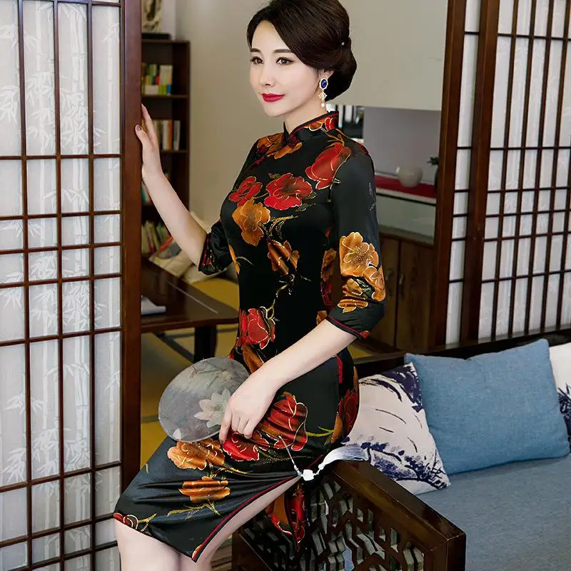 Черный цветочный принт китайский Cheongsam атласная Сельма Сексуальная Леди Qipao Элегантное свадебное платье Большой размер 4xl Осень Новинка Vestidos - Цвет: Черный