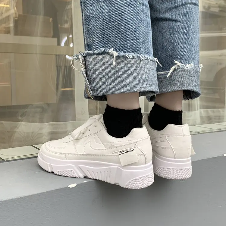 spring new women's flat shoes Korean students wild thick-soled casual sneakers